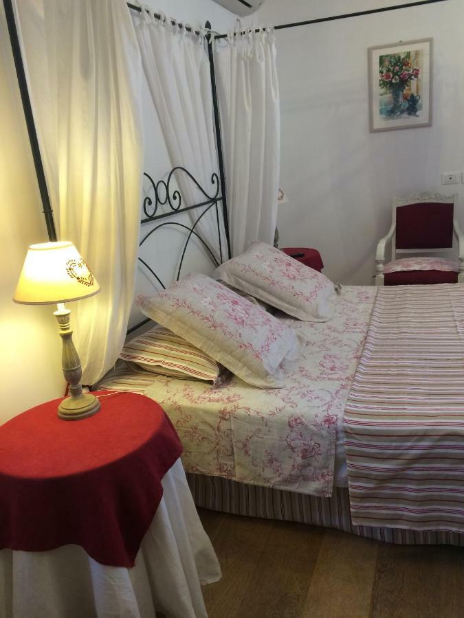 B&B H.M. Sonnino ภายนอก รูปภาพ